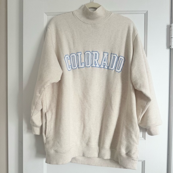 aerie Sweaters - Aerie Cream Colorado Oversized Mockneck Sweatshirt Embroidered Graphic Size Med